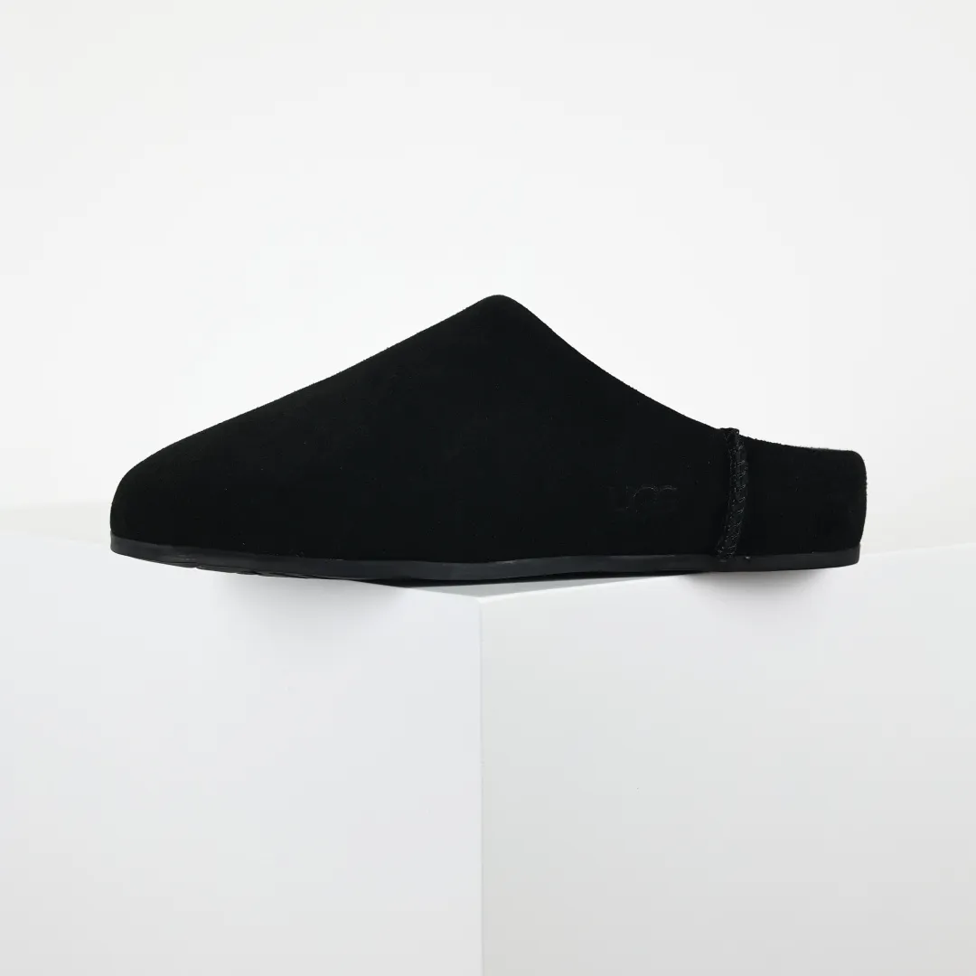 Local self-pickup💰560 Core recommended good price Independently developed original outsole, cashmere insole, keeping warm in winter, suitable for home use. In recent years, uug has launched a style series, which is partially skewed towards the preferences of young consumers, and has also been at the forefront of fashion trends. Shoe body material, water-repellent coated suede upper, 17mm UGGPURE™ implanted wool insole, lightweight non-slip and comfortable rubber outsole, with brand LOGO, complete packaging, size: 35 36 37 38 39 40